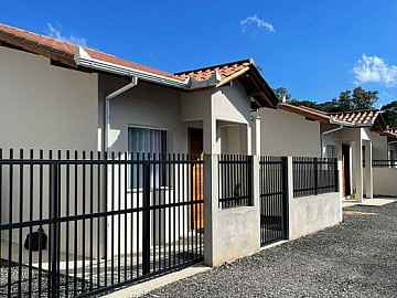 CASA A VENDA EM CONDOMINIO FECHADO NO RIO VERMELHO ESTA��O